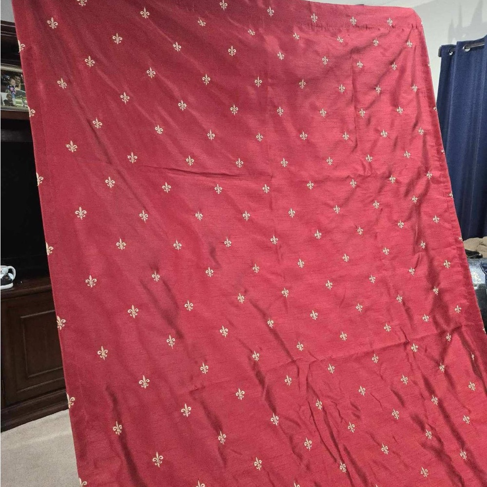 Elegant Red Fleur-de-Lis Curtains [4]